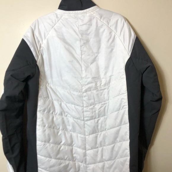 Men’s Under Armour Zipper Puffer Jacket. XL - Picture 6 of 9